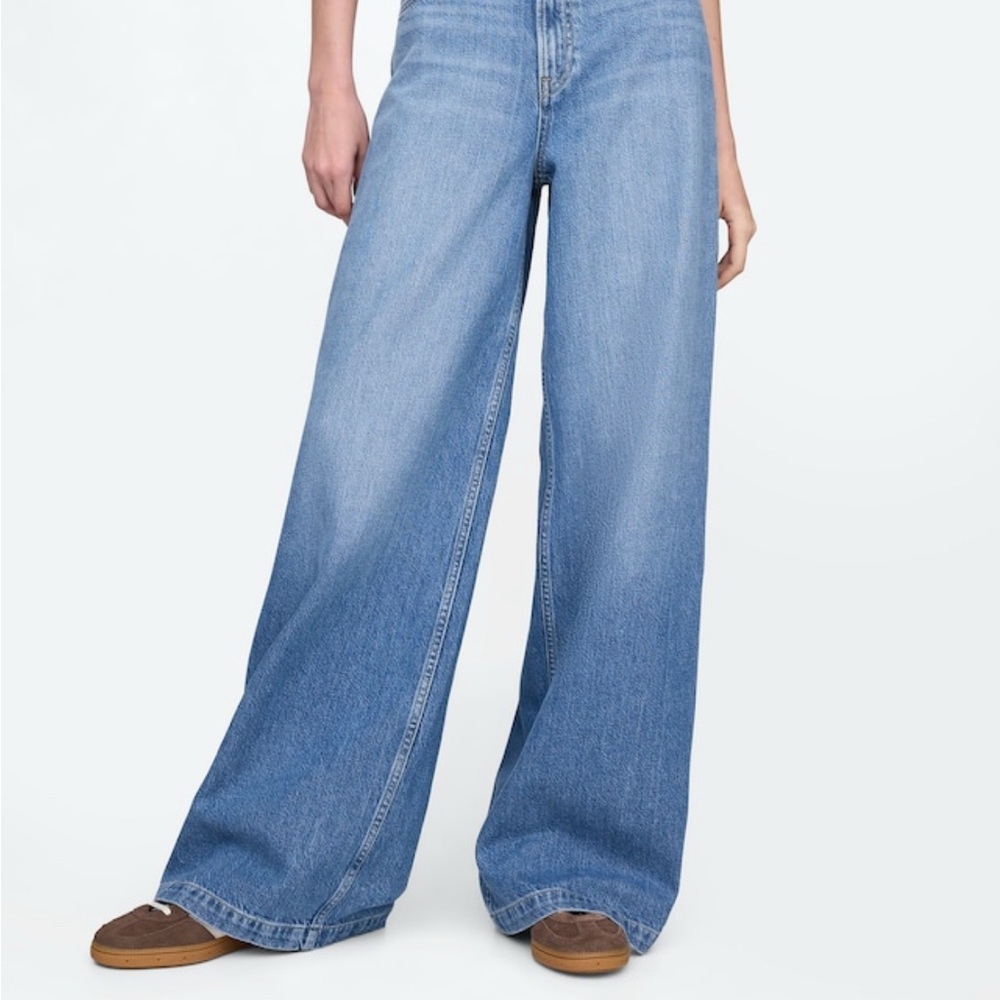 NWT Gap Mid Rise UltraSoft Baggy Jeans
